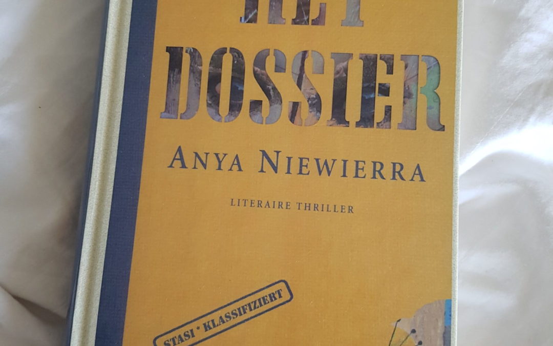Summer Books: Het dossier – Anya Niewierra