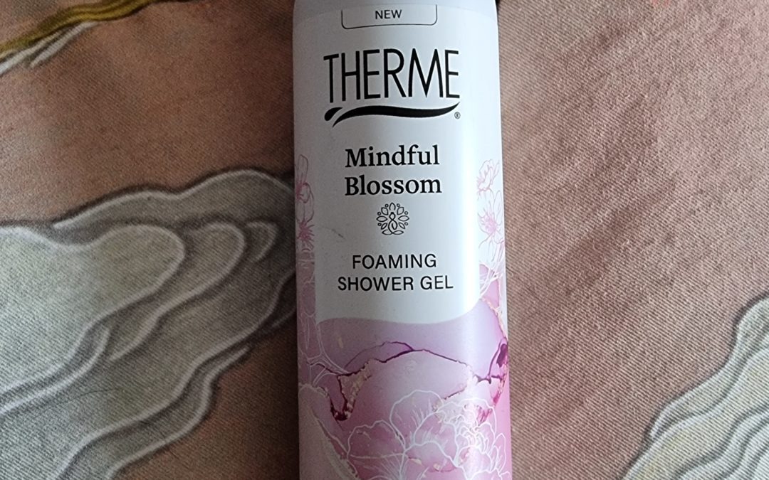 Beauty || Therme Mindful Blossom shower foam